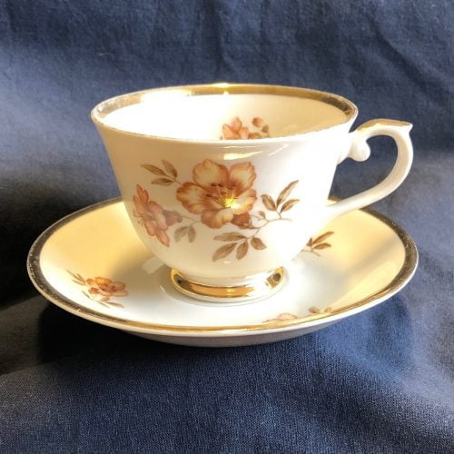 Arabia Myrna-kahvikuppi ja lautanen